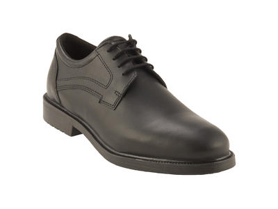 Zapatos Tjernersko con cordones negros