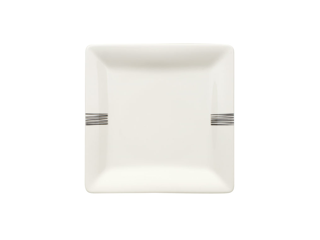 Plato plano cuadrado de líneas negras