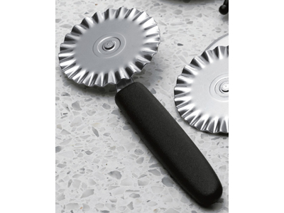 Rueda de pasta simple estriada 7 cm